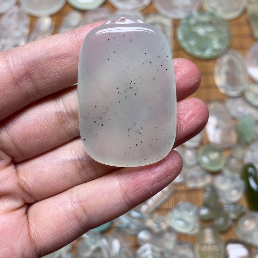 未镶嵌蛇纹石玉颈饰