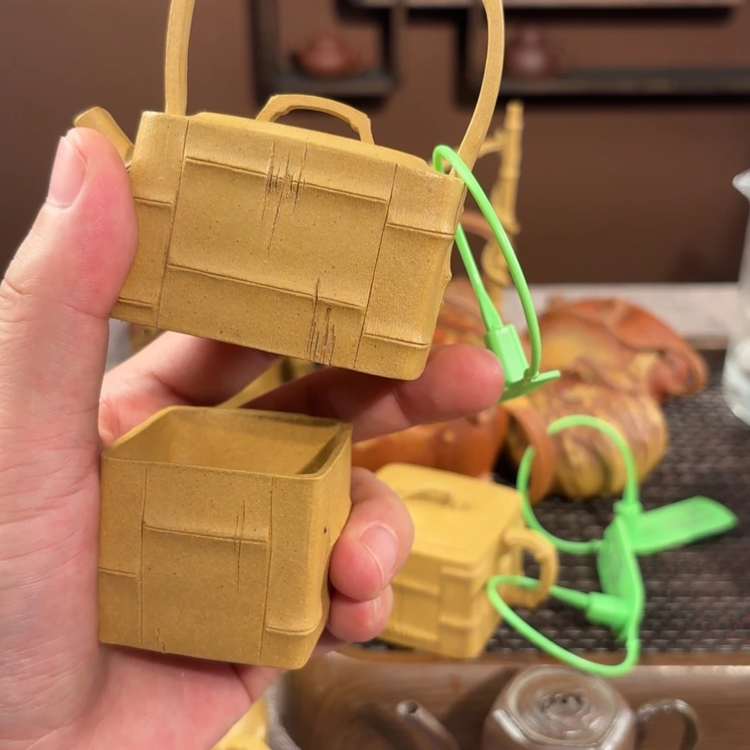 茶壶紫砂黄龙山黄段香妃提梁