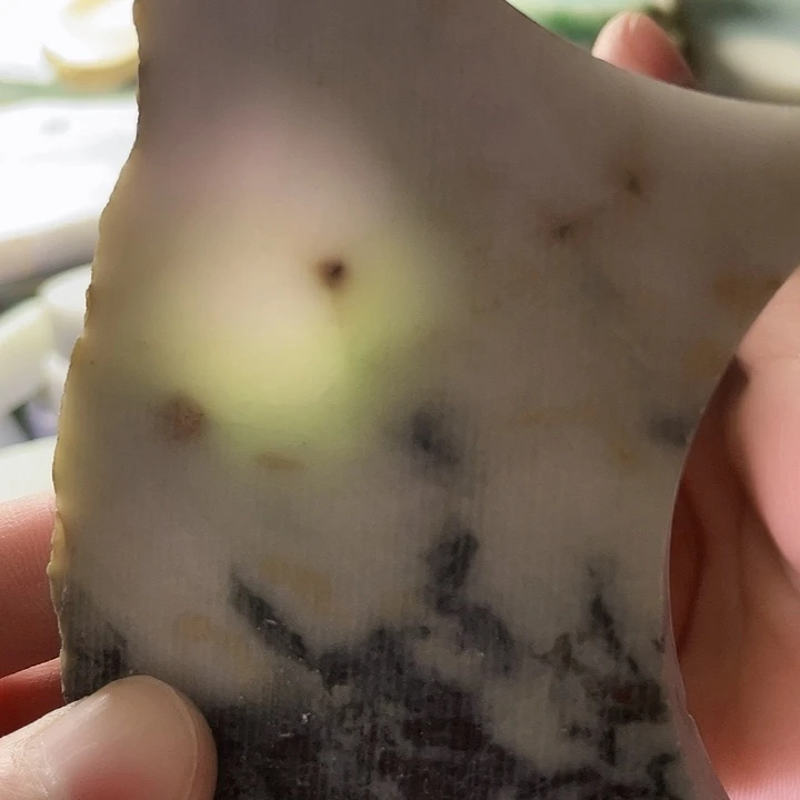 翡翠挂件未镶嵌毛料39