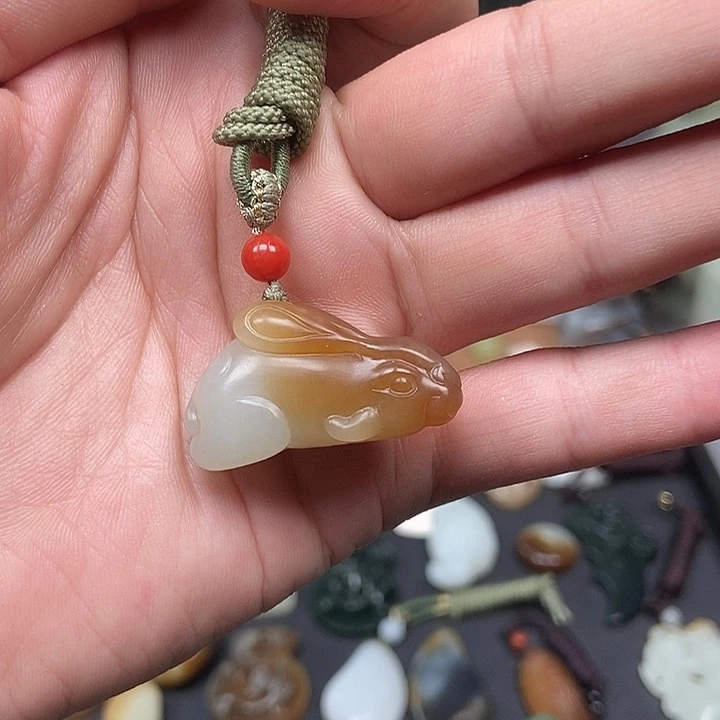 和田玉吊坠(赠链)未镶嵌