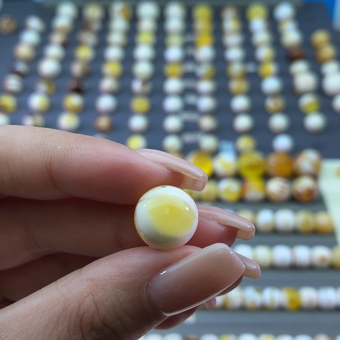 琥珀未镶嵌裸石12.8mm