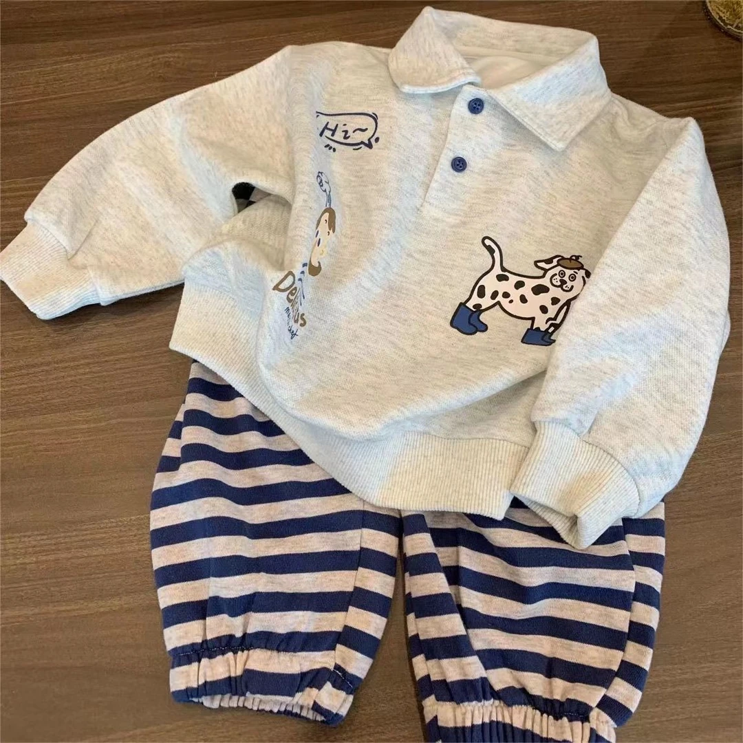 戴维贝贝2025韩版童装儿童秋装套装2025新款洋气时髦男童翻领卡通