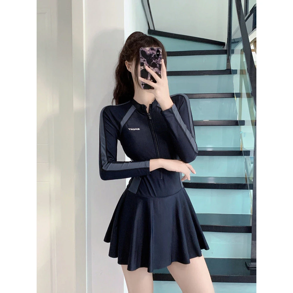 西藏新疆包邮2025新款防晒长袖连体游泳衣女士遮肚显瘦保守运动超