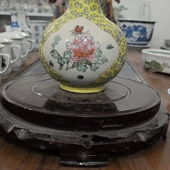 青***草无纺布当代景德镇陶瓷工艺品