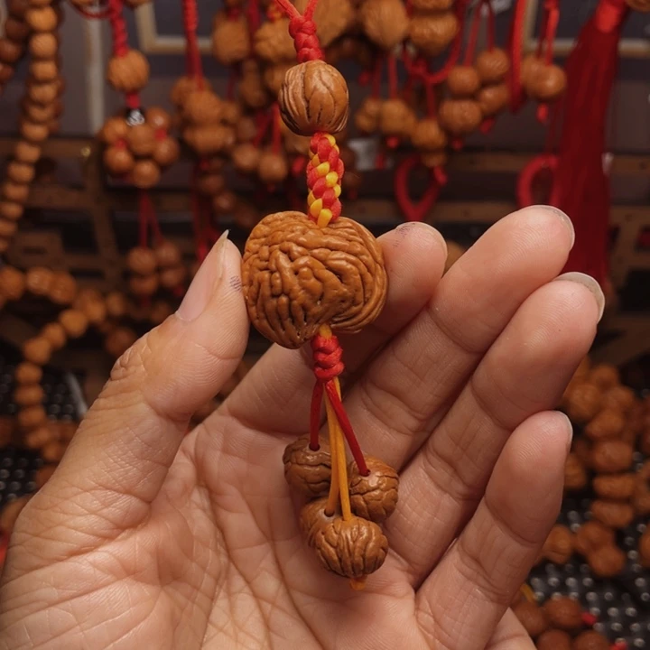 木质类龙纹桃枭挂件99