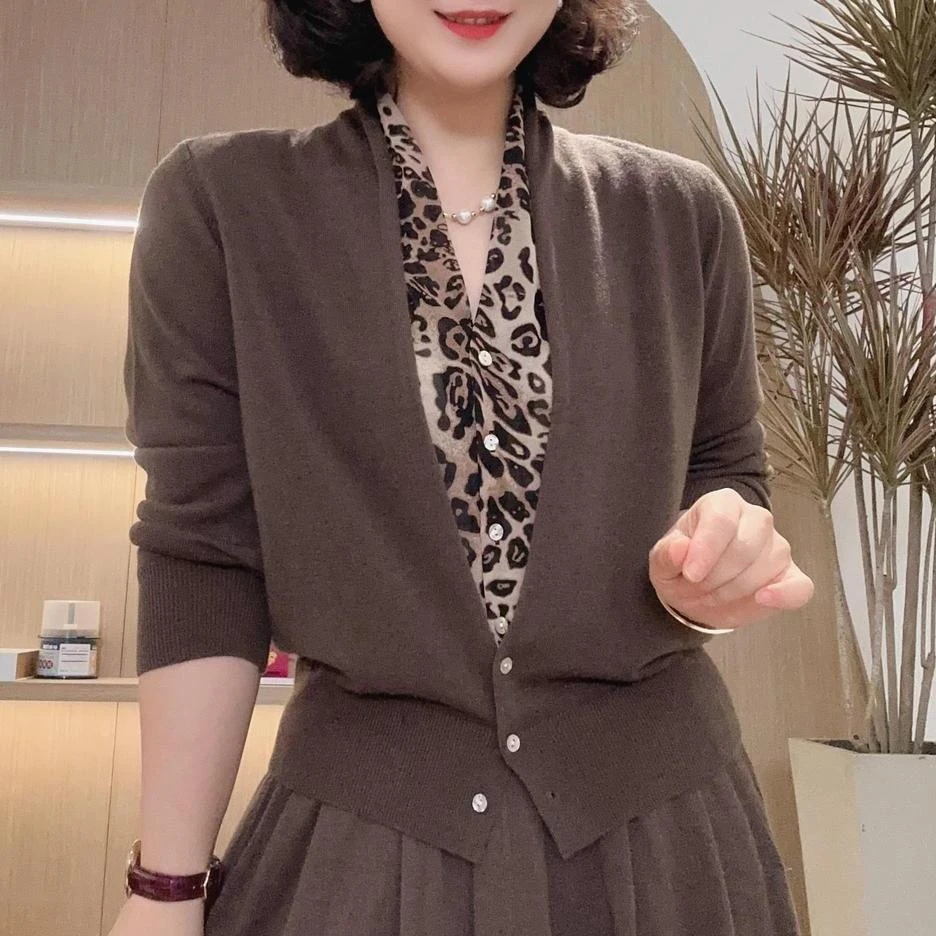 2025秋季新款洋气豹纹假两件长袖衬衫韩版网红减龄妈妈小衫上衣女