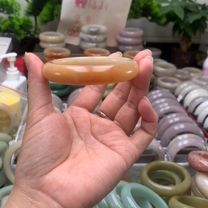 石英质玉未镶嵌手镯