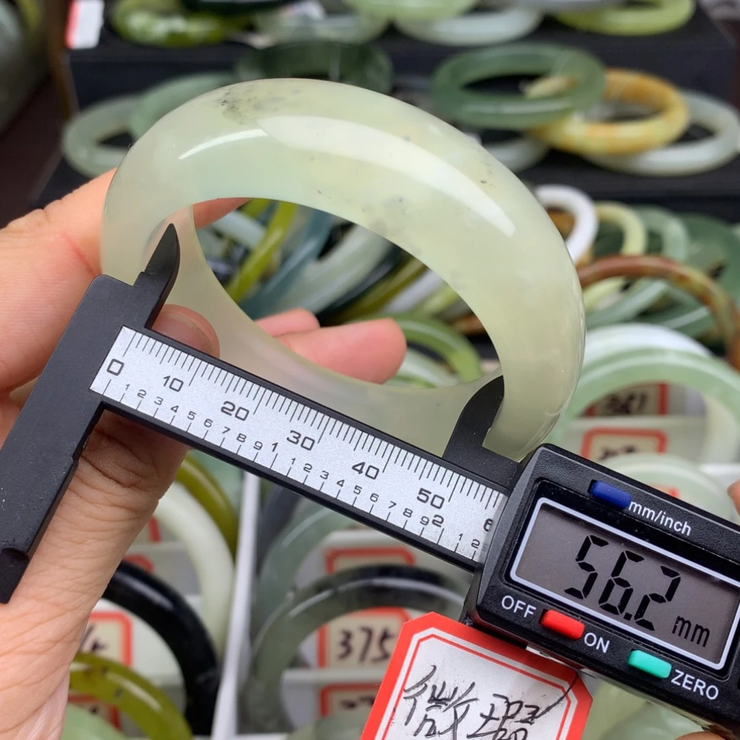 未镶嵌蛇纹石玉手镯385