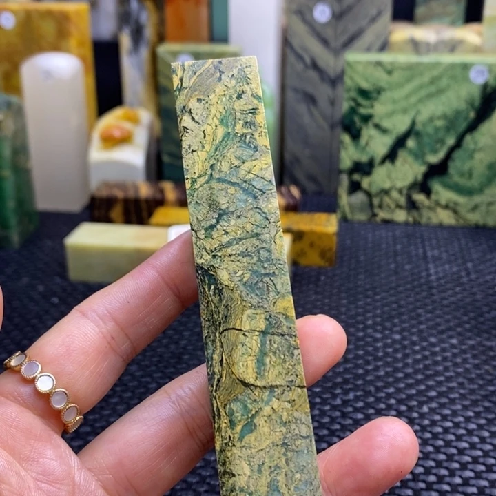 南美石常**足青田石印章石