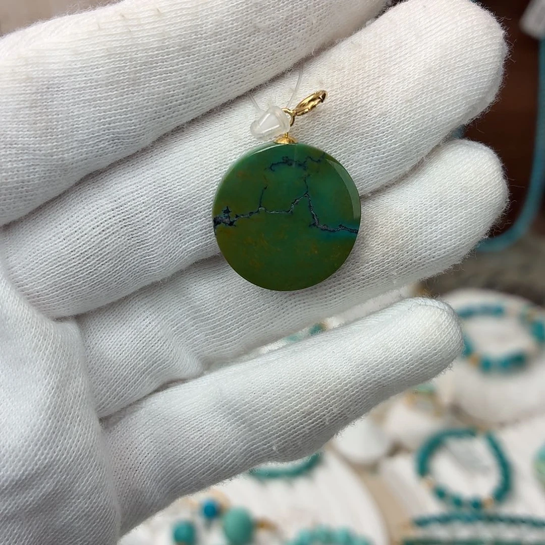 18K金镶嵌绿松石吊坠(不含链)