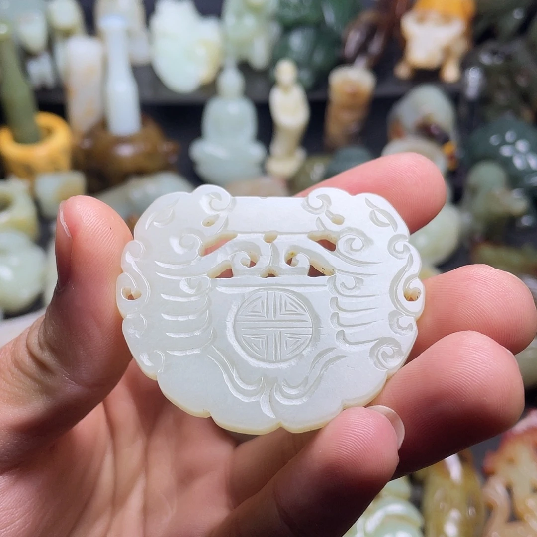 昕***见和田玉（糖玉）未镶嵌颈饰