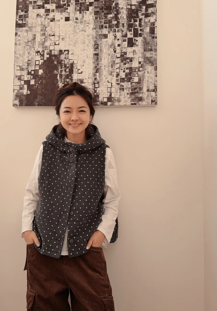 夏小朵 纯色点点连帽马甲 时尚毛呢休闲百搭复古宽松马甲
