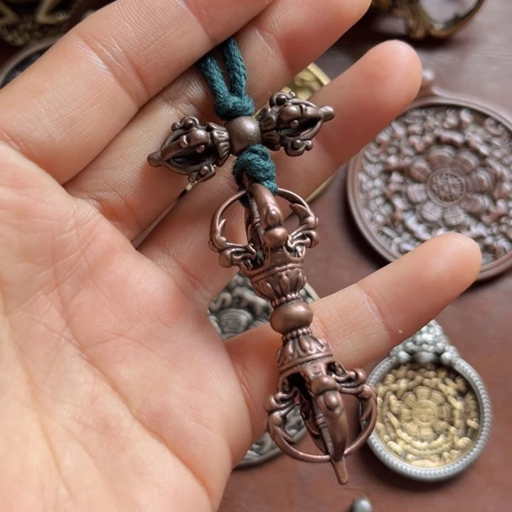 颈饰琉璃老****)喜欢的朋友