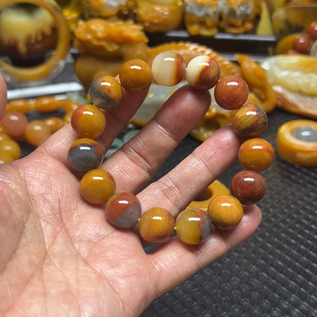 石英质玉未镶嵌颈饰