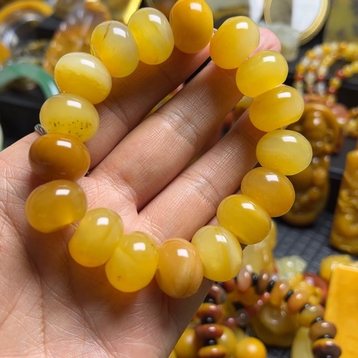鸿***生石英质玉（黄龙玉）未镶嵌颈饰