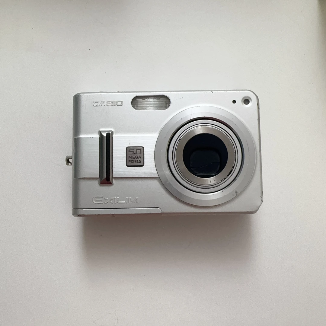 9新 Casio/卡西欧 Z57 配件齐全 500w像素 伸缩镜头