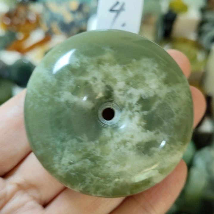 岫玉未镶嵌平安扣