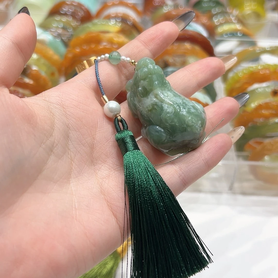 蛇纹石玉手镯未镶嵌南**儿