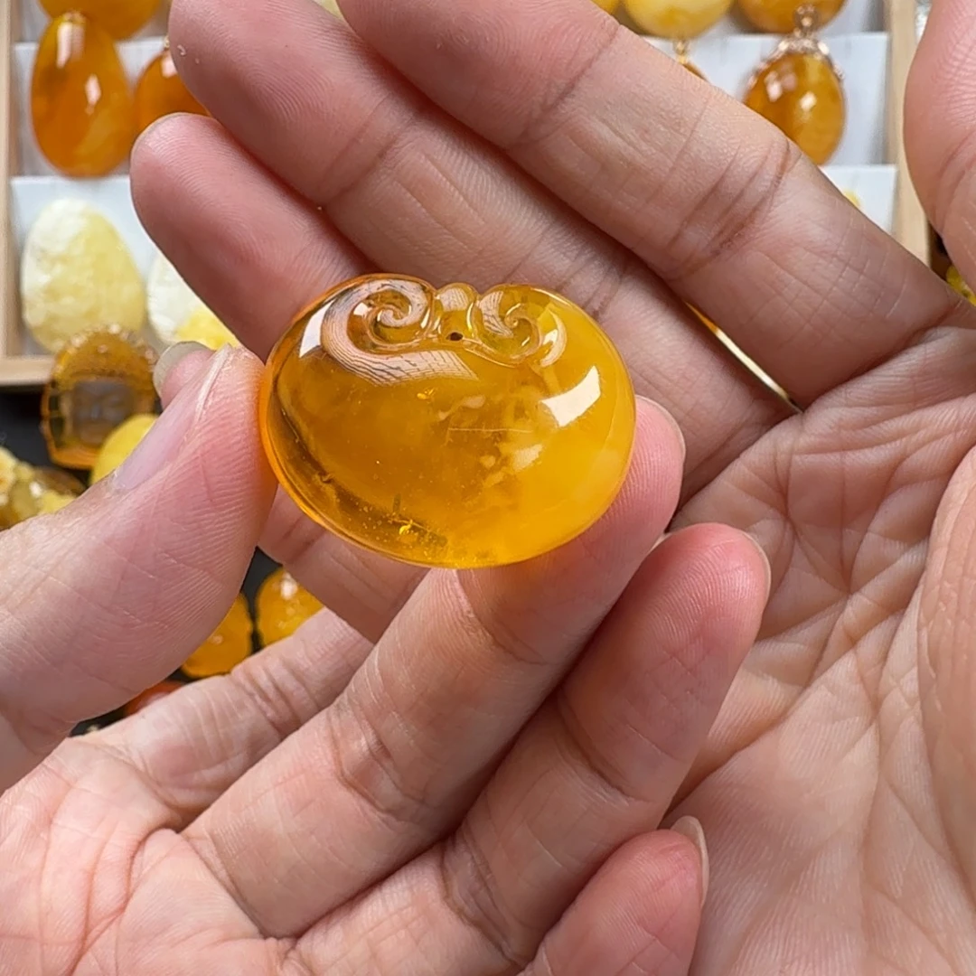 蜜蜡未镶嵌颈饰蜜蜡
