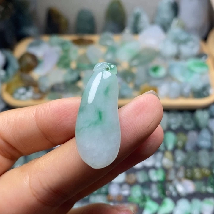 颈饰未镶嵌翡翠福瓜