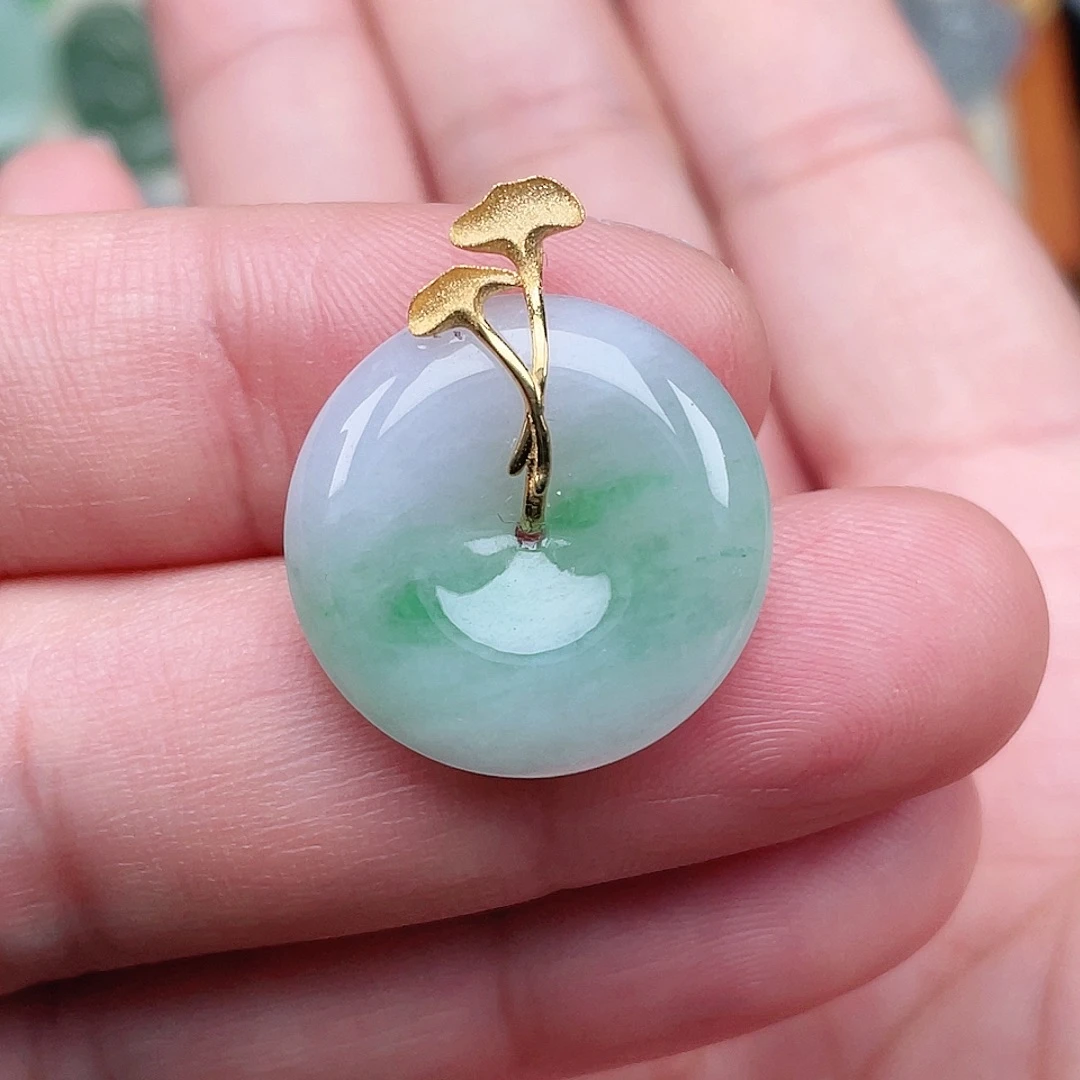 翡翠未镶嵌颈饰平安扣