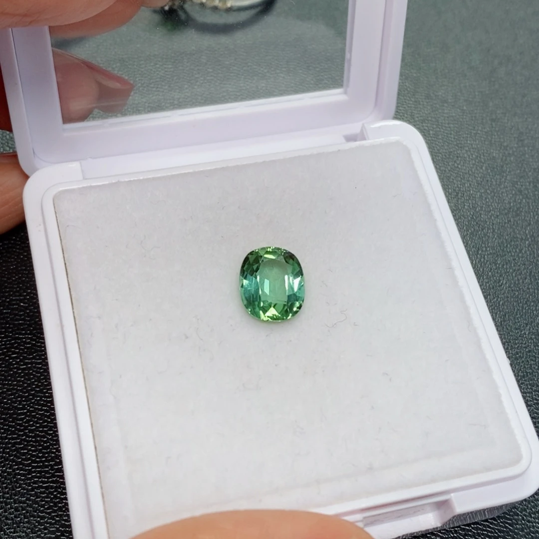 碧玺裸石未镶嵌2.97克拉