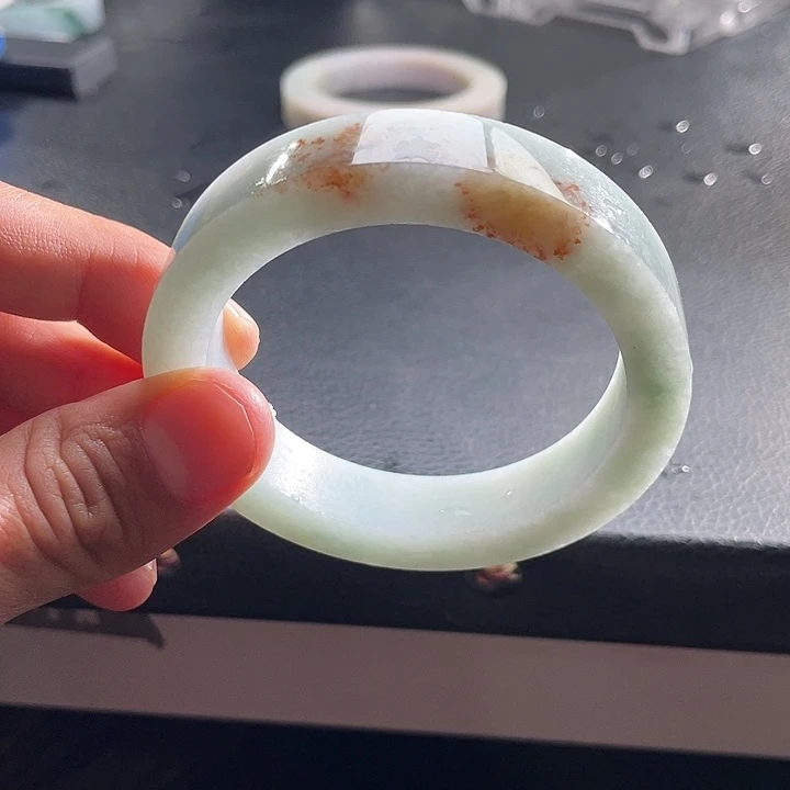 定制翡翠未镶嵌翡翠手镯