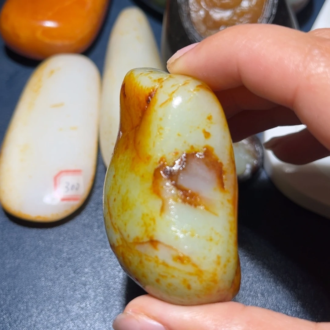 和田玉未镶嵌珠宝奇石