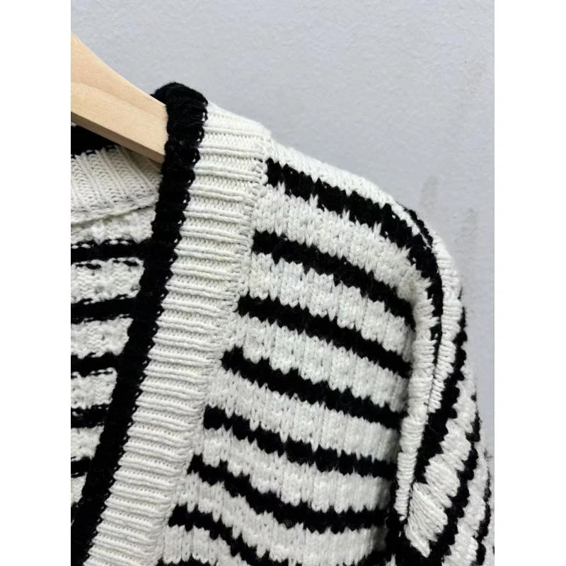 【轻奢】时尚女装秋冬小香风黑白开衫毛衣 ZK152