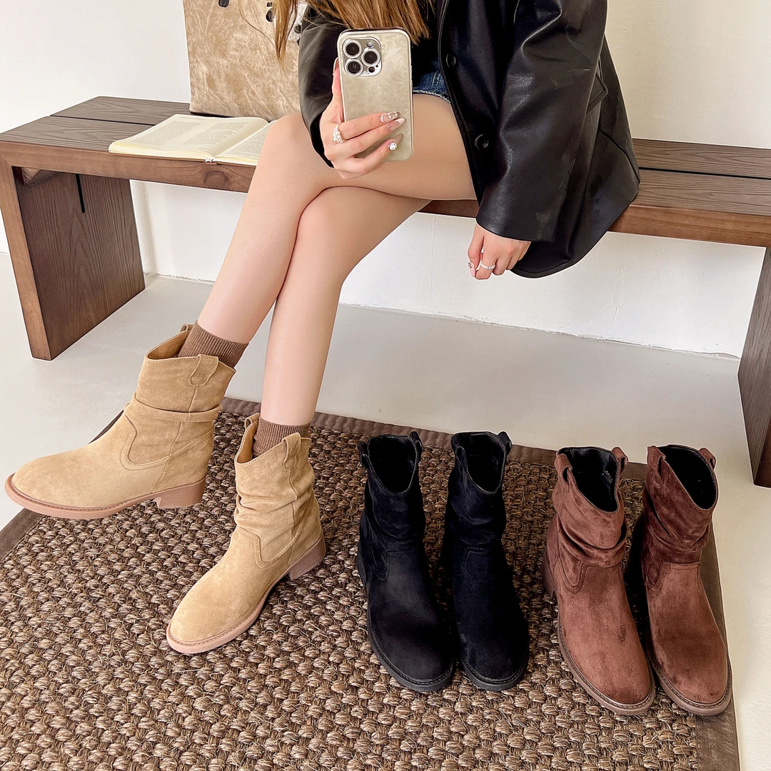 时装靴韩版靴子圆头秋冬单靴平底短靴女鞋马丁靴厚底