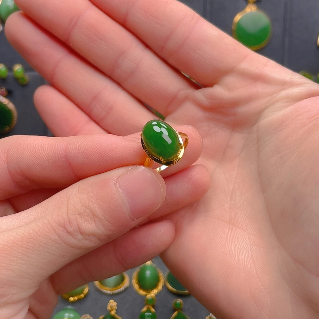 和田玉（碧玉）18K金镶嵌戒指