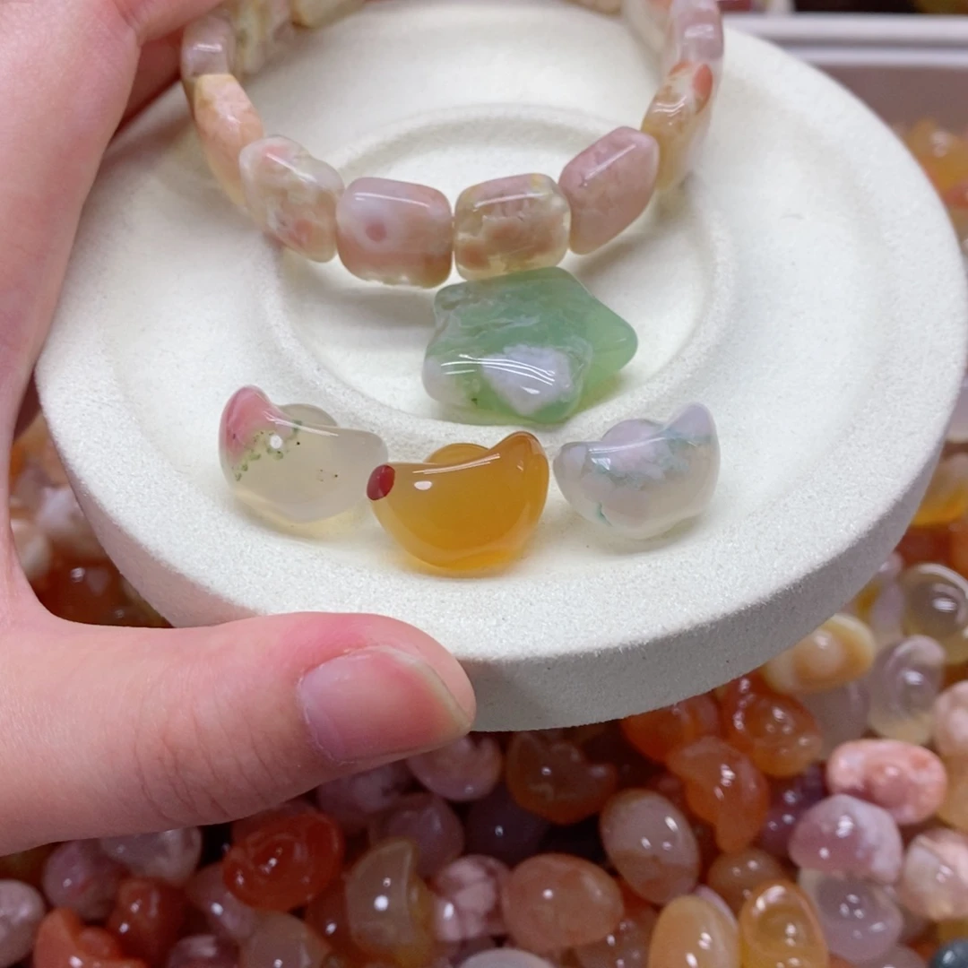 欢***喜玛瑙/玉髓颈饰未镶嵌