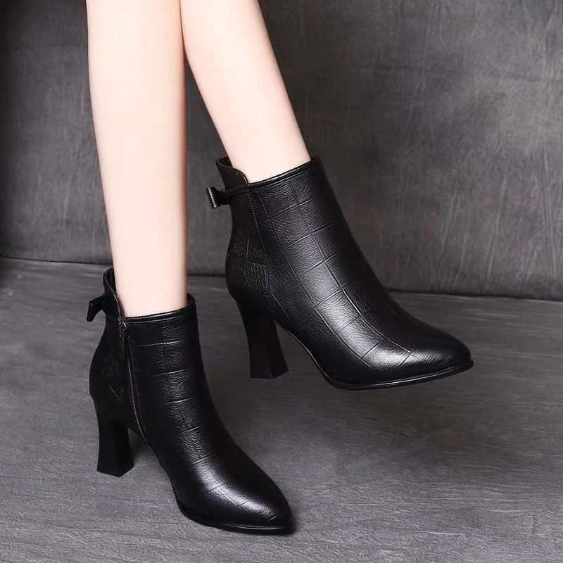 850高跟靴子新款秋冬季加绒马丁靴中跟粗跟尖头短靴棉鞋