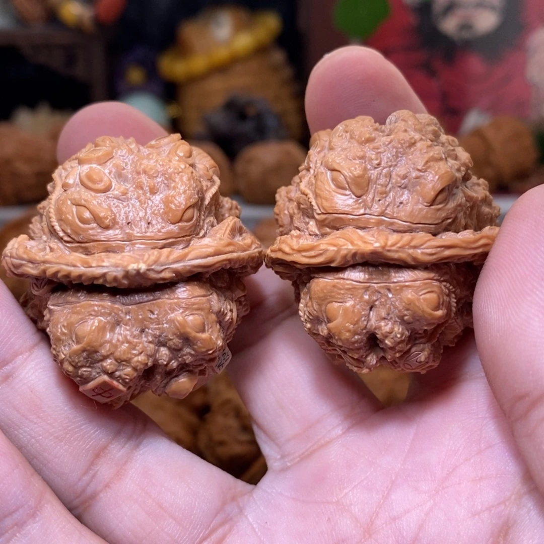 文玩核桃把件纯手工雕刻麻将金蟾