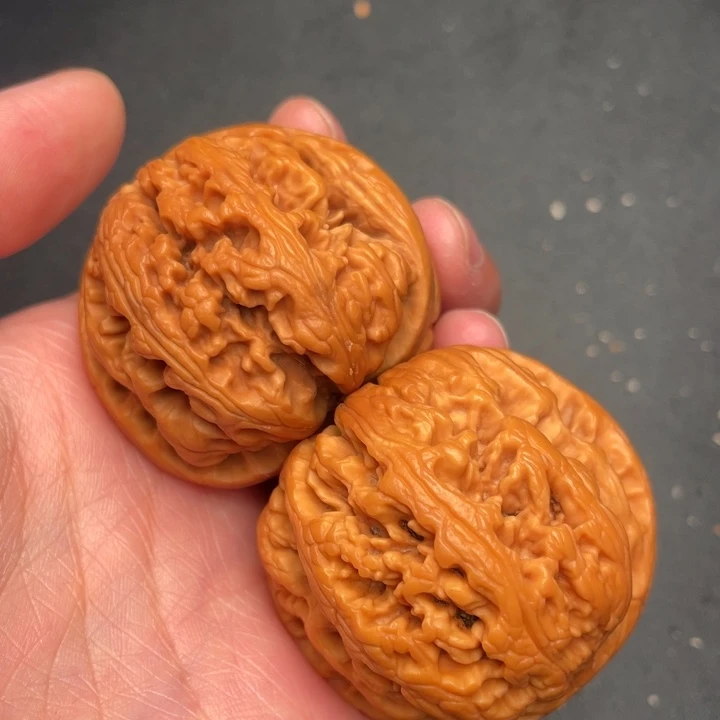 秦岭野生文玩核桃