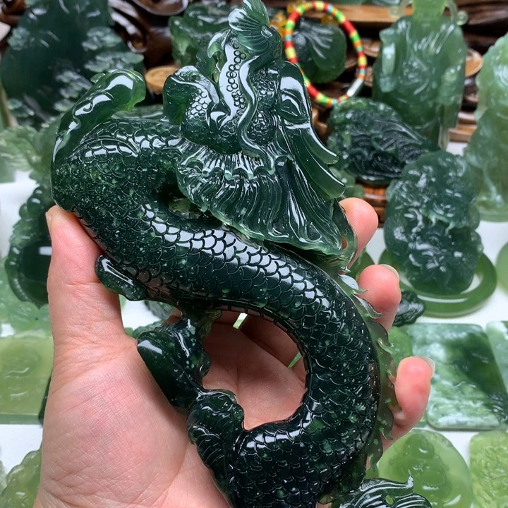 蛇纹石玉未镶嵌颈饰法**生