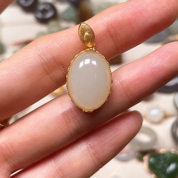 @***秒和田玉银S925镶嵌颈饰