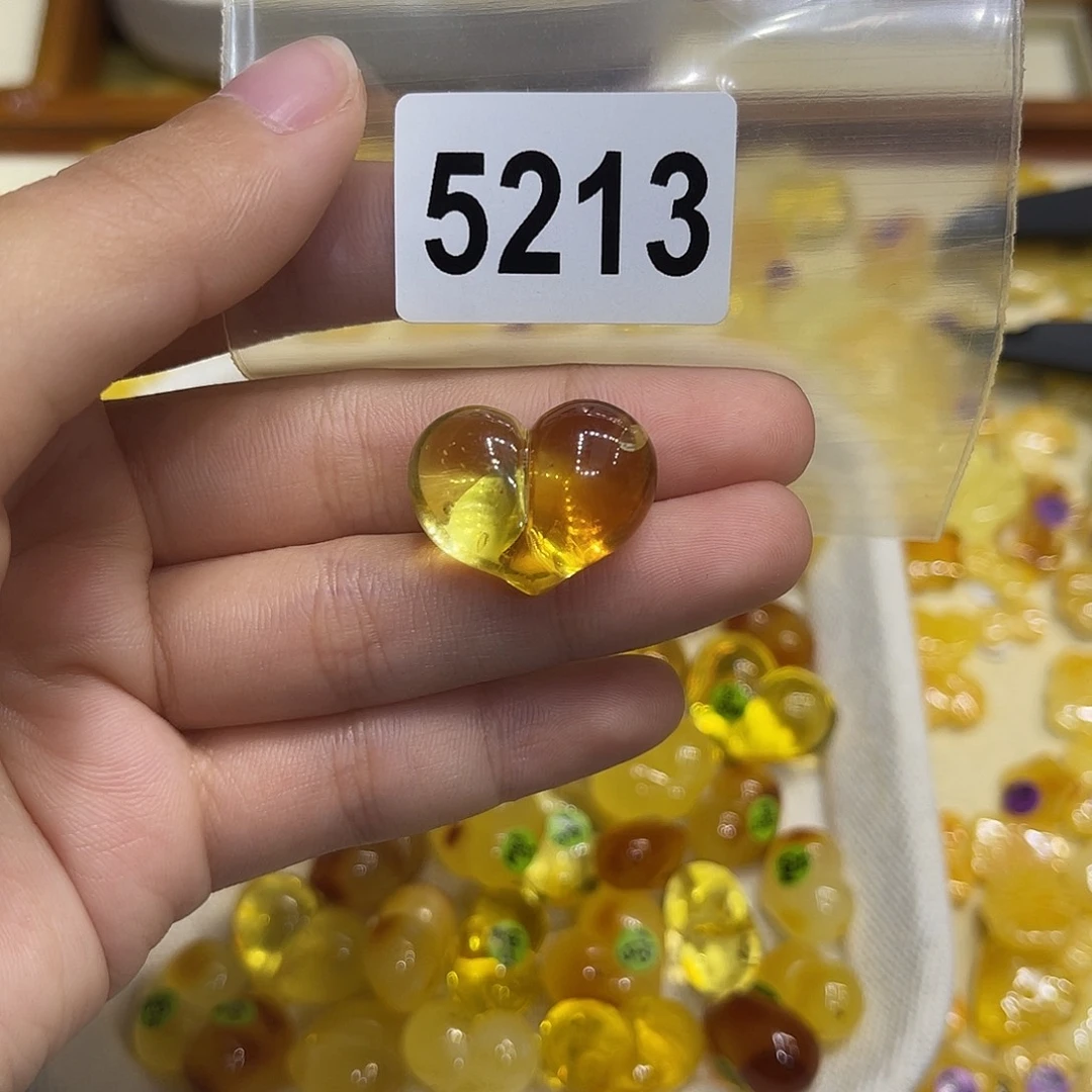 琥珀未镶嵌珠宝奇石