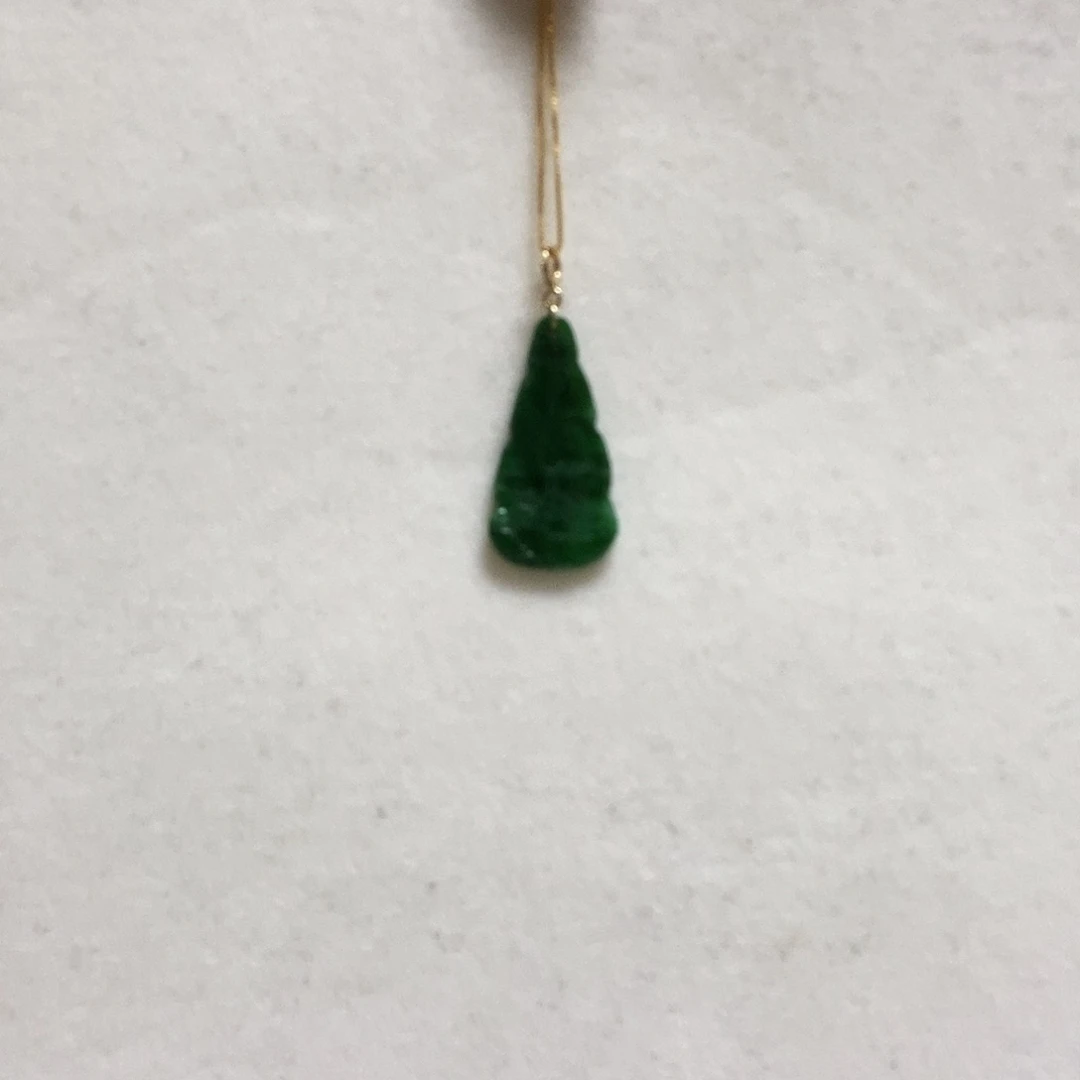 翡翠颈饰18K金镶嵌简单