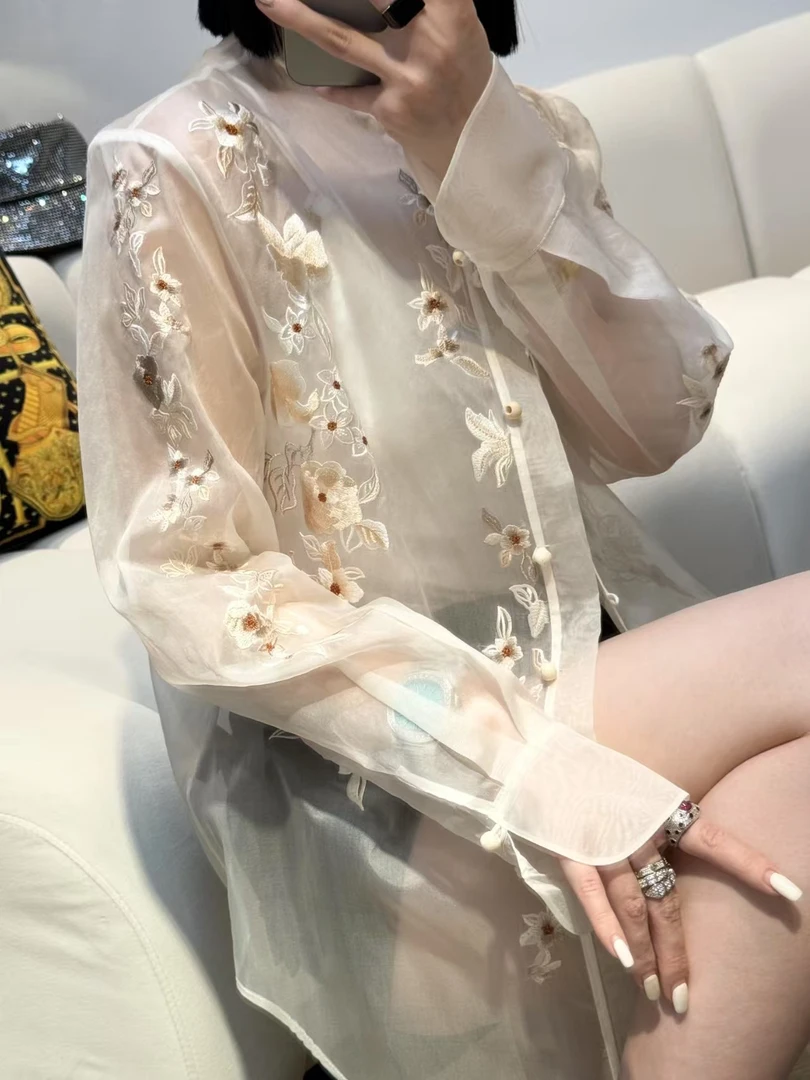 玛薇丝【半亩花田】定位花簇刺绣轻奢仙美衬衫