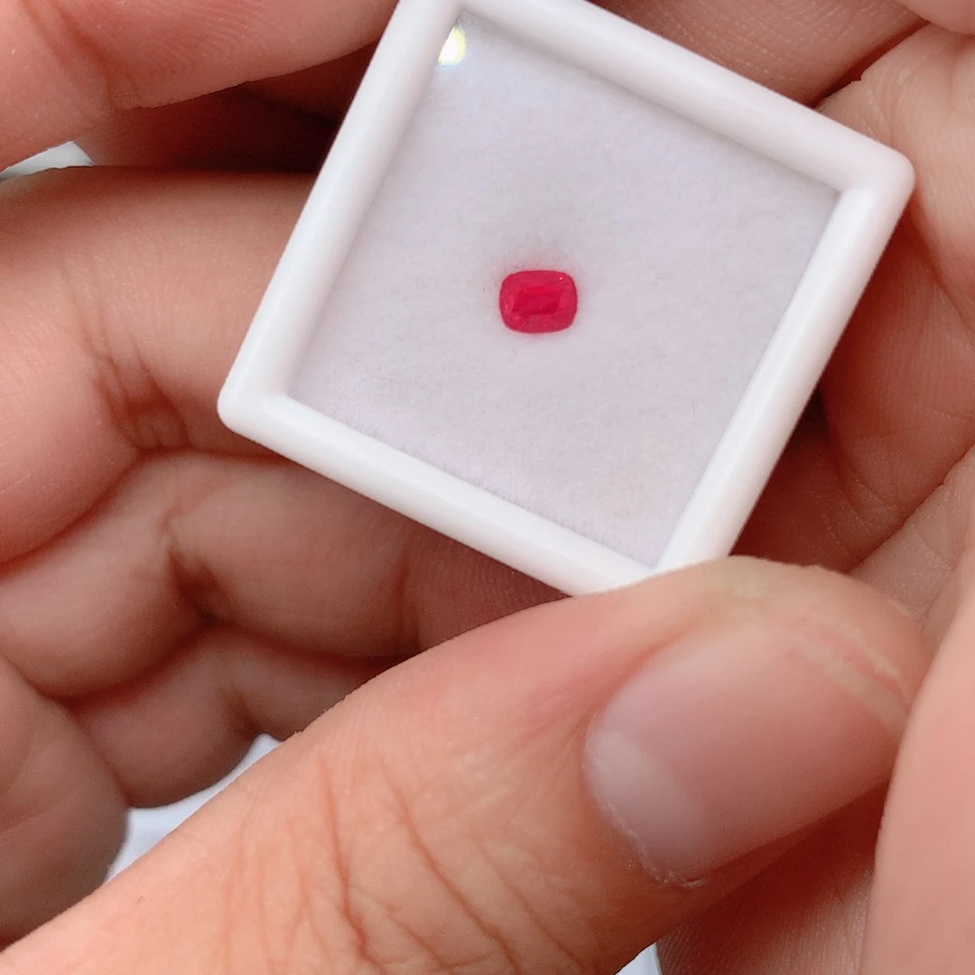 裸石未镶嵌尖晶石来****口0.44c t