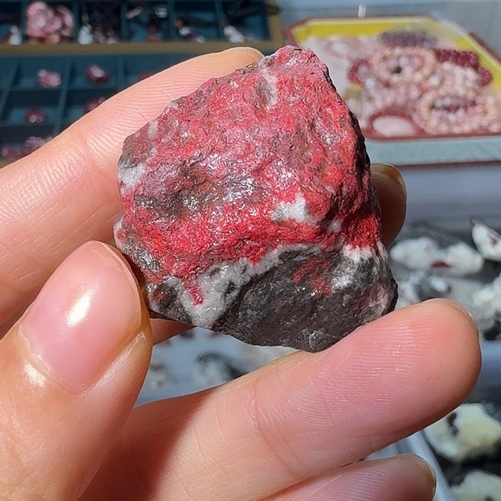 天然辰砂天然朱砂毛料34克