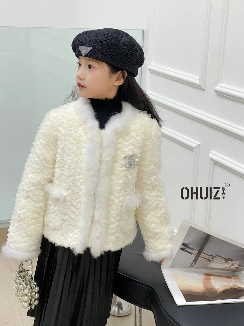 新款轻奢甜美韩版女宝套装洋气学院风时髦小香风时尚儿童外套