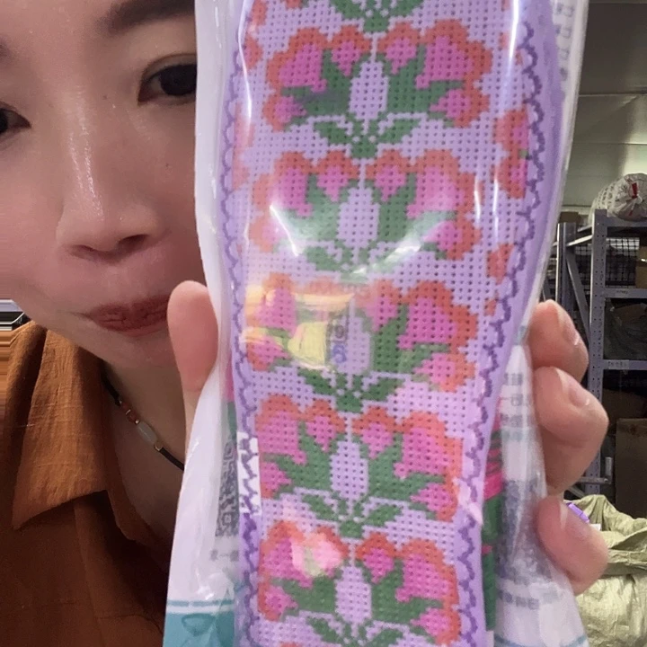 十字绣鞋垫385。   39