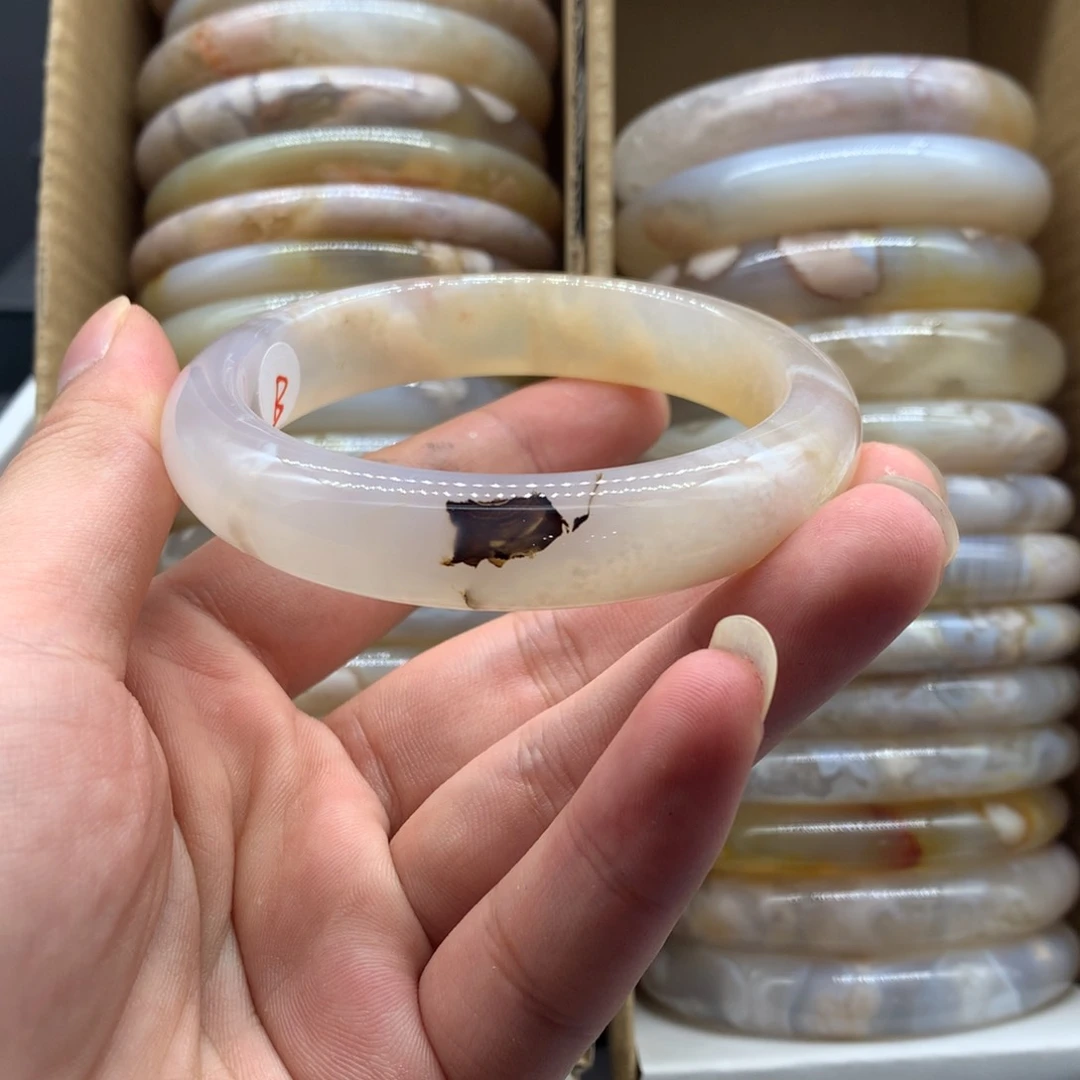 【闪购商品】玛瑙/玉髓手镯未镶嵌咦*咦