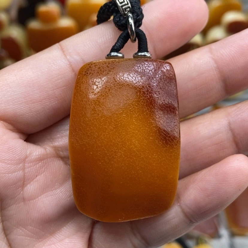 【闪购商品】琥珀颈饰未镶嵌