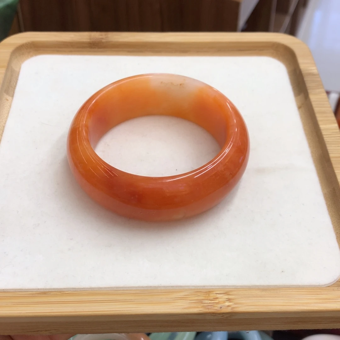 石英质玉未镶嵌手镯