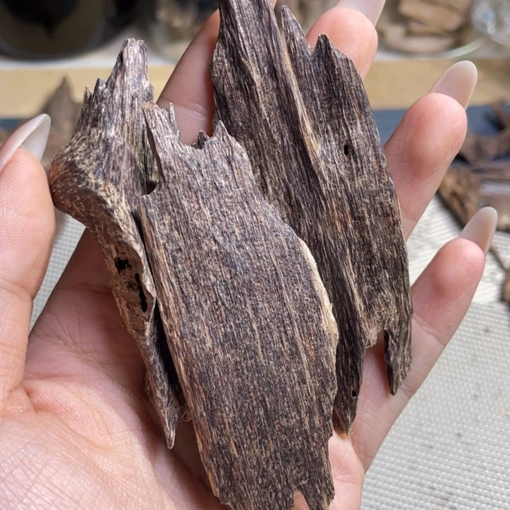 沉香海南红油树心薄8.9克