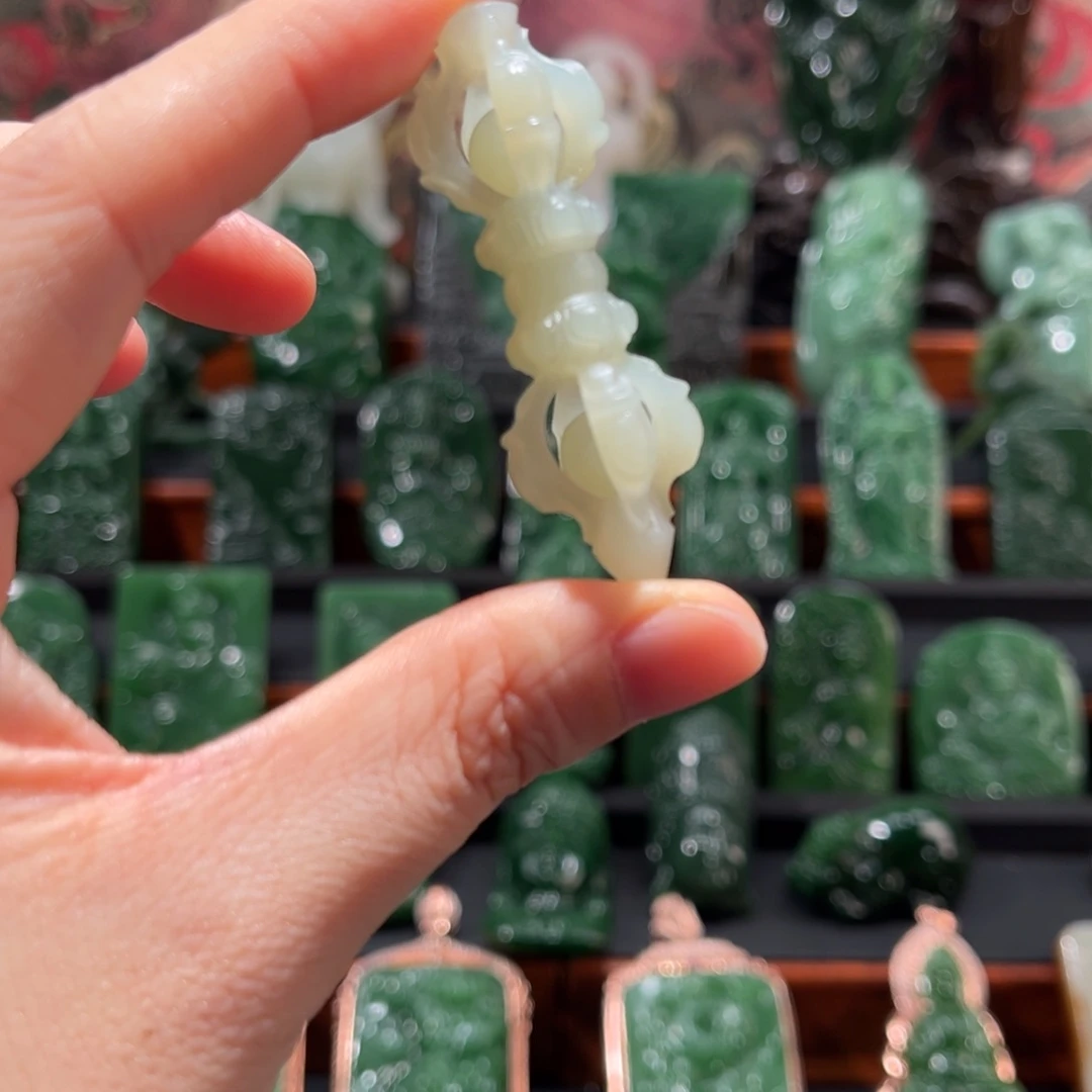 和田玉（碧玉）未镶嵌颈饰