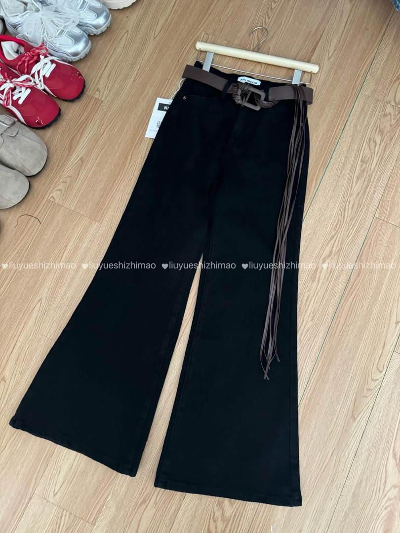 六月家 腿精黑色超显瘦微喇牛仔裤